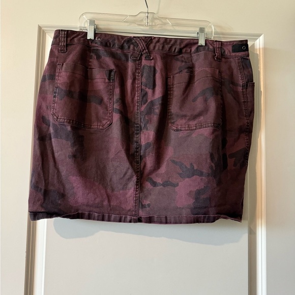 Tripp NYC Camo Denim Mini Skirt Women's Plus Red Purple Size 20 - Picture 2 of 3